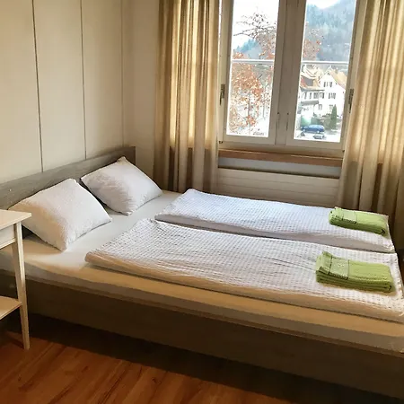 因特拉肯马可宾馆 3*