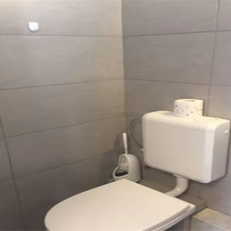 因特拉肯马可宾馆 3*